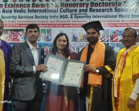 జర్నలిస్ట్ నజీర్ ఖాన్‌కు గౌరవ డాక్టరేట్