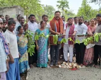 సి.సి.రోడ్డు పనులకు శంకుస్థాపన