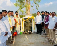 సీసీ రోడ్డు పనులకు ఎమ్మెల్యే శంకుస్థాపన 