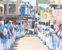 అంబేద్కర్ విగ్రహానికి ఆశా వర్కర్ల వినతి