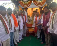 శ్రీరాములవారు  మనందరికీ ఆదర్శం   