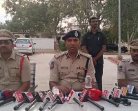 హాషిష్ ఆయిల్‌ తరలిస్తున్న వ్యక్తి అరెస్ట్