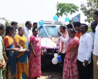 పాఠశాలకు వ్యాన్ బహూకరణ అభినందనీయం