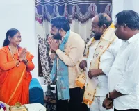 బీసీ కమిషన్ చైర్మన్‌ ను కలిసిన అరుణ్