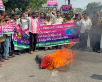 గ్యాస్ కొరత తగ్గించాలని నిరసన 