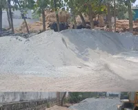 రోడ్డు నిర్మాణంలో నాణ్యత పాటించరా?