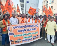 ఆటో డ్రైవర్ల సమస్యలు పరిష్కరించాలి