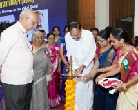 మాతృభాష తెలుగు కంటి చూపులాంటిది.. ఇంగ్లీష్ భాష కళ్లద్దాలు లాంటిది...