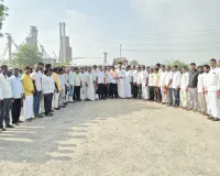 ప్రభుత్వ విప్ ను సన్మానించిన కాంగ్రెస్ నాయకులు