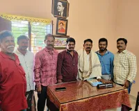 గ్రామ సర్పంచ్ కు సన్మానం