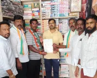 సీఎంఆర్ఎఫ్ చెక్కుల పంపిణీ 