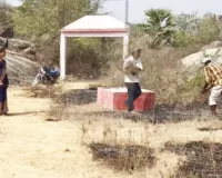 స్మశాన వాటికను పరిశీలించిన సర్పంచి 