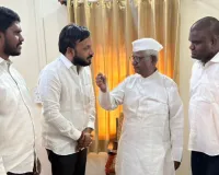 అన్నా హజారేతో అవినీతి అంశాలపై చర్చ