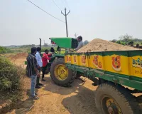 అక్రమంగా ఇసుక తరలిస్తున్న రెండు ట్రాక్టర్లు  సీజ్