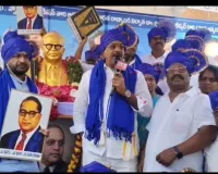 అంబేద్కర్ విగ్రహానికి బండి రమేష్ నివాళులు