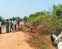 పాధి హామీ పనులను పరిశీలించిన అదనపు డిఆర్డివో