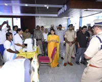 నిర్లక్ష్యంగా వాహనాలు నడప వద్దు 
