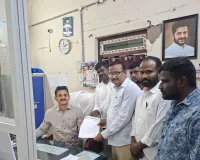 ప్రభుత్వ భూముల్లో  అక్రమ తవ్వకాలపై ఆందోళన