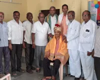 రిటైర్డ్ హెడ్‌మాస్టర్ కు సన్మానం