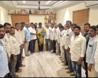 ఎమ్మెల్యే వేముల వీరేశంను  కలిసిన సంఘ ప్రతినిధులు