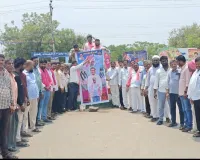 కేసిఆర్ చిత్రపటానికి పాలాభిషేకం 