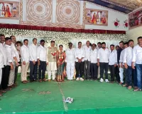 నూతన వధూవరులను ఆశీర్వదించిన ఎమ్మెల్యే వీరేశం   