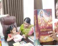 నాలుగేళ్ళ చిన్నారి హర్షిత నోట అనర్గళంగా భక్తి గీతాలు. 