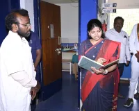 వైద్యులు  నిత్యం  ప్రజలకు అందుబాటులో ఉండాలి 