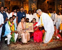 లక్ష్మీ నరసింహ స్వామిని దర్శించుకున్న వేo నరేందర్ 