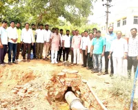 సిసి రోడ్లు , డ్రైనేజీ పనులు  విడతలవారీగా  పూర్తి చేస్తాం