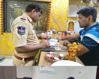 లాడ్జీలు, హోటళ్లలో ఆకస్మిక తనిఖీలు