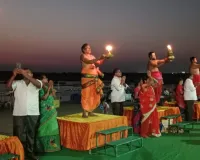 పుణ్య గౌతమి తీరం భక్తిజ్యోతులతో వెలిగిన గోదావరి హారతి