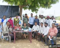 కొనుగోలు కేంద్రం వద్ద ఓఆర్ఎస్ ప్యాకెట్లు పంపిణీ  