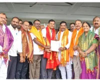 నియామక పత్రం అందజేసిన డీసీసీ అధ్యక్షుడు బీర్ల ఐలయ్య