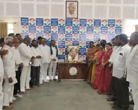 రాజీవ్ గాంధీకి  ఘన నివాళులు అర్పించిన డిసిసి అధ్యక్షులు, ఎంపీ, ఎమ్మెల్యేలు