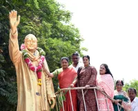 ఆధునిక భారత నిర్మాత రాజీవ్ గాంధీ 