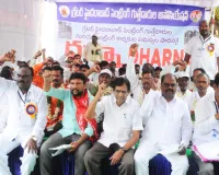 సెంట్రింగ్ రేట్లు పెంచాలి