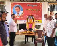 మృతుడి  కుటుంబాన్ని పరామర్శించిన ఎమ్మెల్యే మురళి నాయక్ 