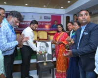 యువత వ్యాపార రంగంలోకి రావాలి