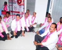 గుర్తు వివాదంపై నిరసన