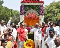 అమరవీరులకు నివాళులు 
