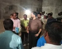 ఐకేపీ సెంటర్ ను సందర్శించిన కలెక్టర్ 