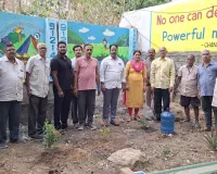 మొక్కలు నాటిన  మాజీ కార్పొరేటర్
