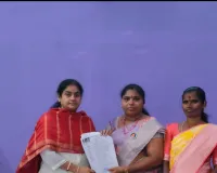 ఎమ్మార్వో  ను కలిసిన వడ్డెర సంఘం అధ్యక్షురాలు  
