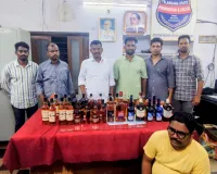 29 డిఫెన్స్ మద్యం బాటిల్స్ పట్టివేత