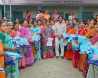 మహిళలకు ఇందిరమ్మ చీరల పంపిణీ 