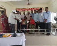 ఉత్తమ ఫలితాలు పొందిన విద్యార్థులకు సన్మానం 