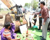 రామంతాపూర్ చెరువుకు పూజలు 