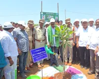 ప్రతి ఒక్కరూ మొక్కలు నాటి సంరక్షించాలి