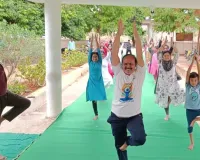 కోర్టు ఆవరణలో ఘనంగా అంతర్జాతీయ యోగా దినోత్సవం